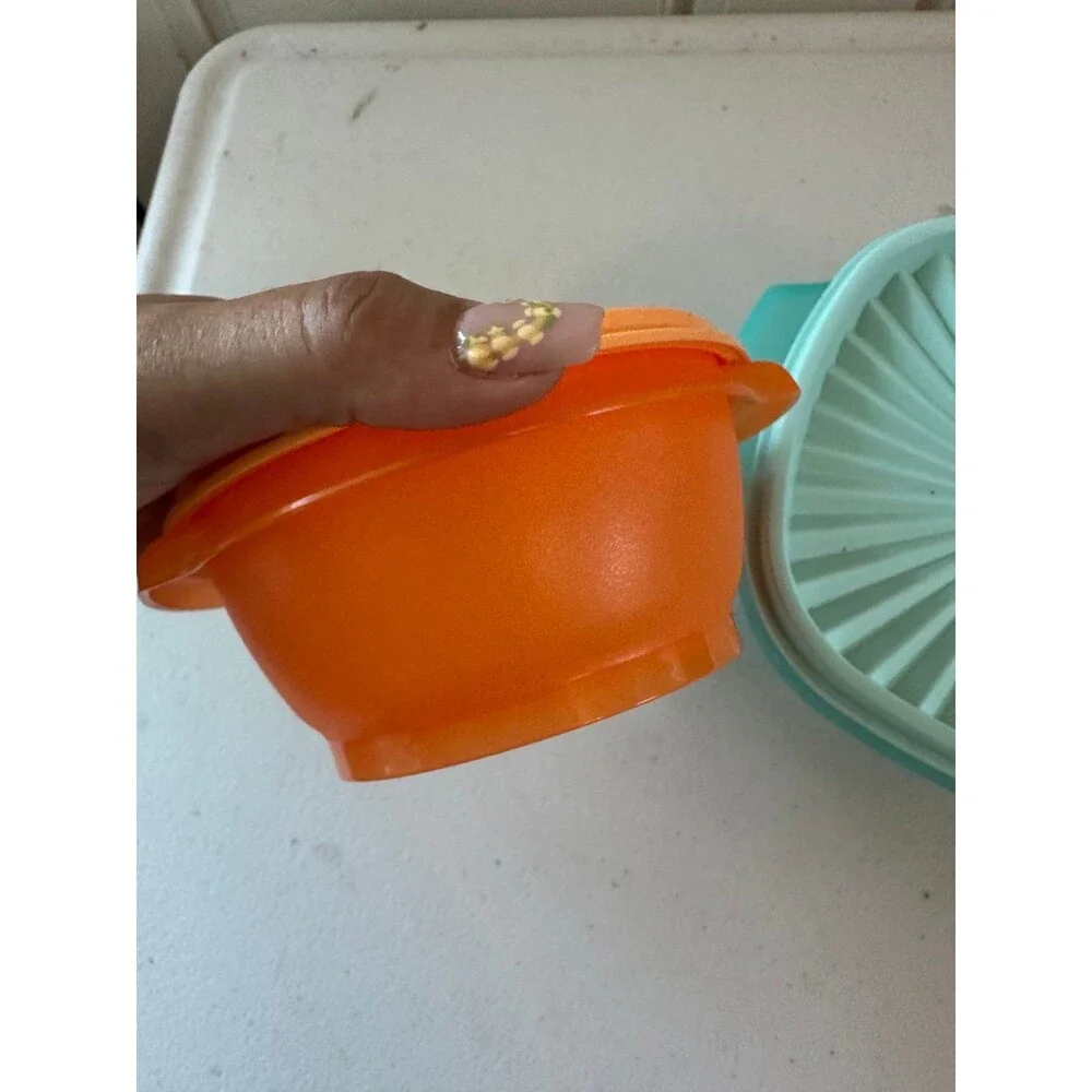 New Tupperware Servalier Food Storage Bowls Containers Mix Lot 4 Piece Set